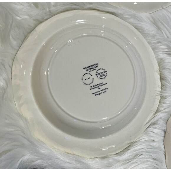 4 Wedgwood WILLIAMSBURG POTPOURRI 8.25" Rimmed Soup Bowls England Bird Lovers - Picture 8 of 12